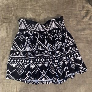 Forever 21 black and white mini skirt